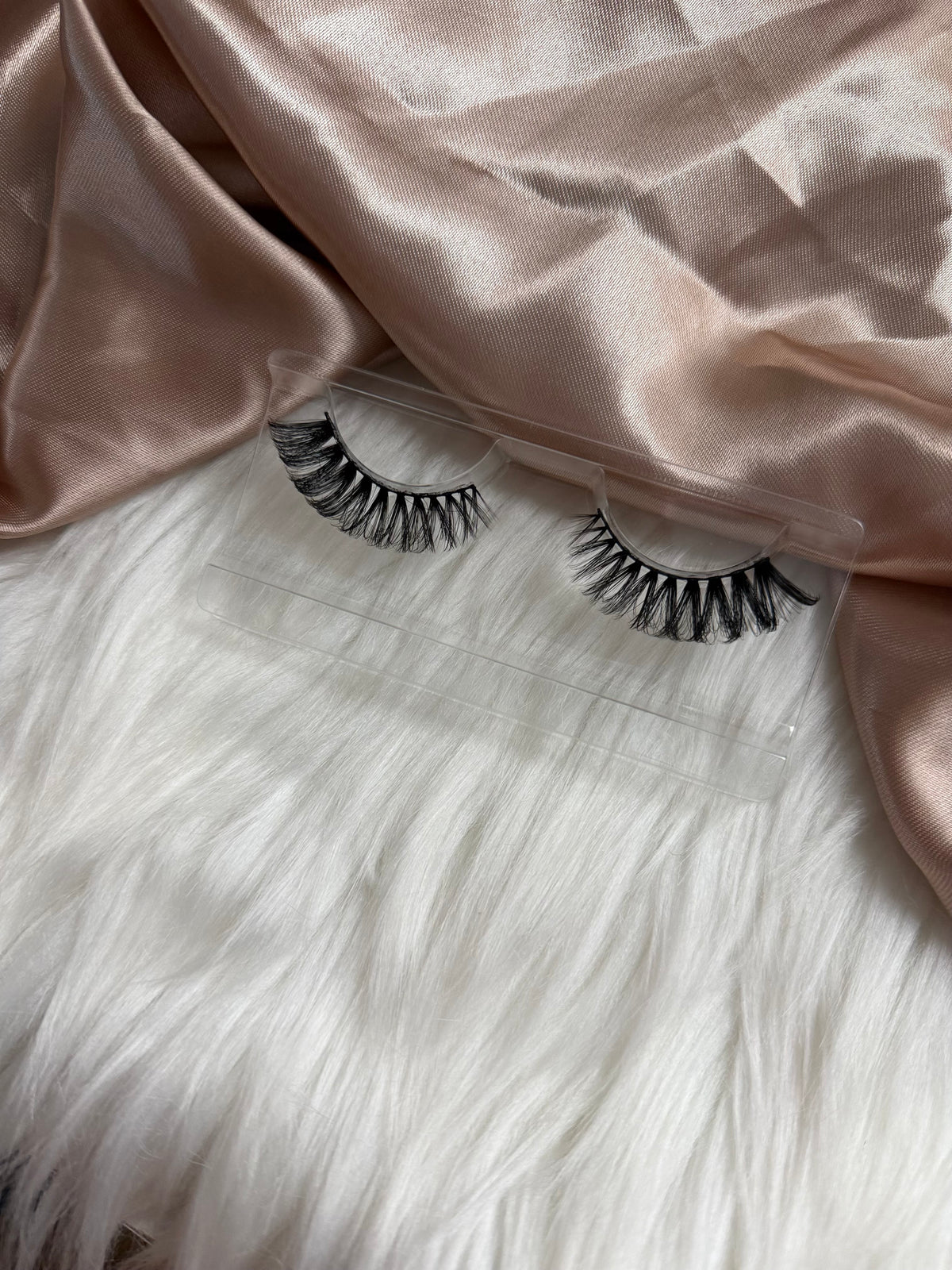 MAIN CHARACTER False Eyelash Strips – Medium-Length Curly Dramatic Strip Lashes, Reusable