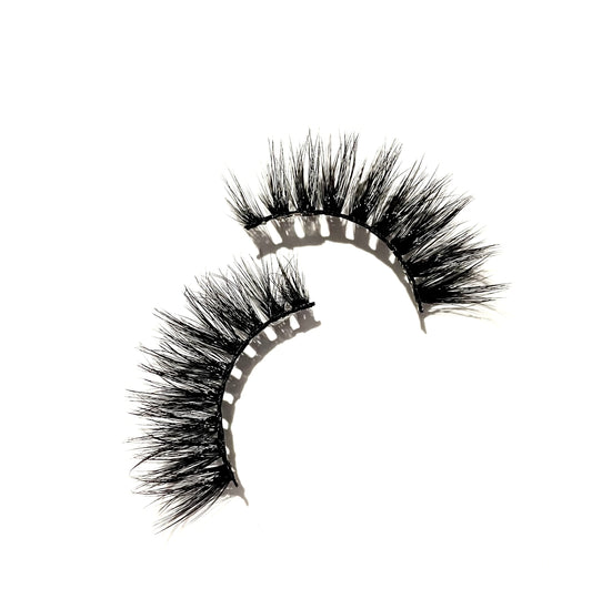 4 pack of Coconut short fluffy natural false eyelash strips
