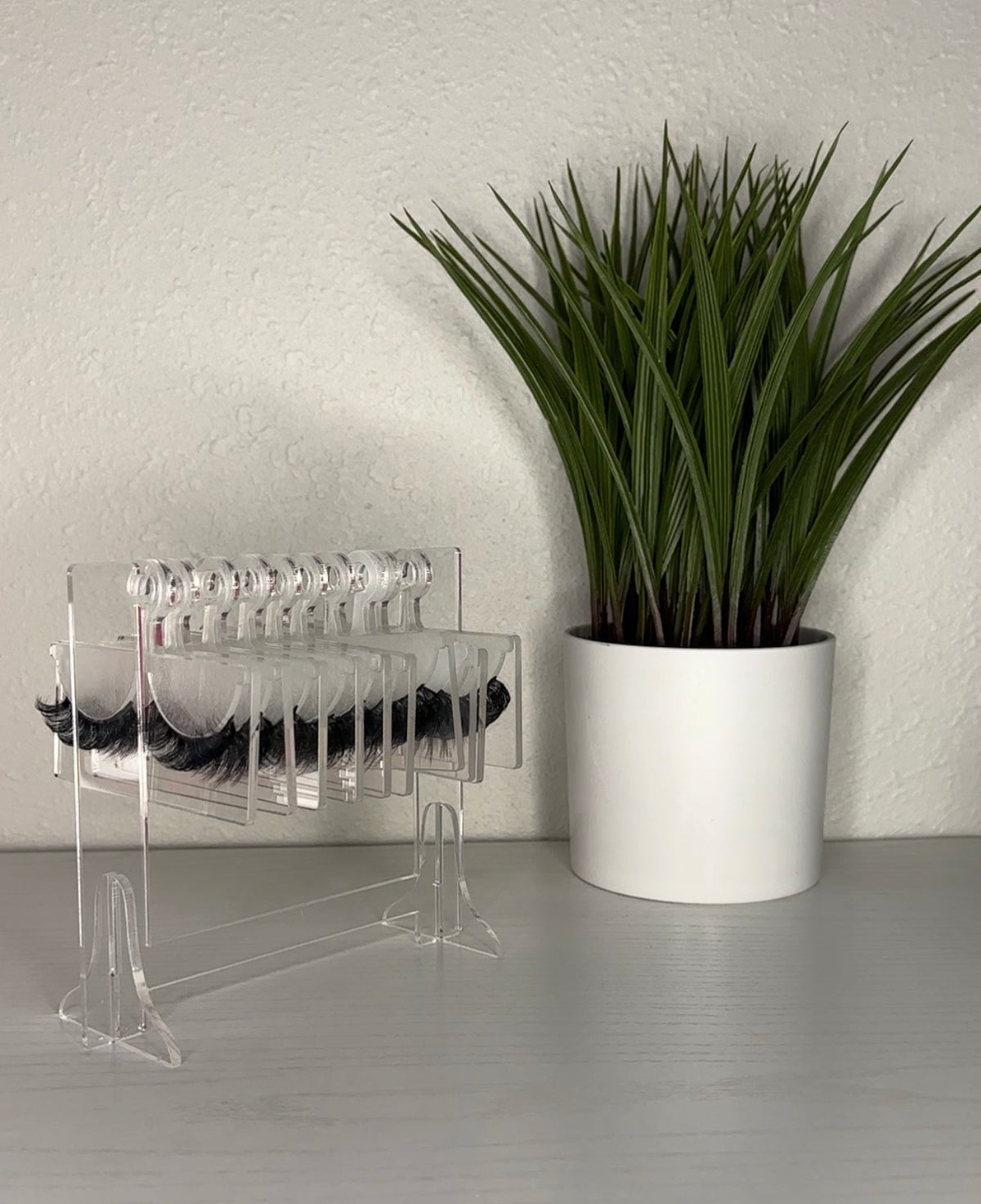 Lash organizer storage case for false eyelash strips