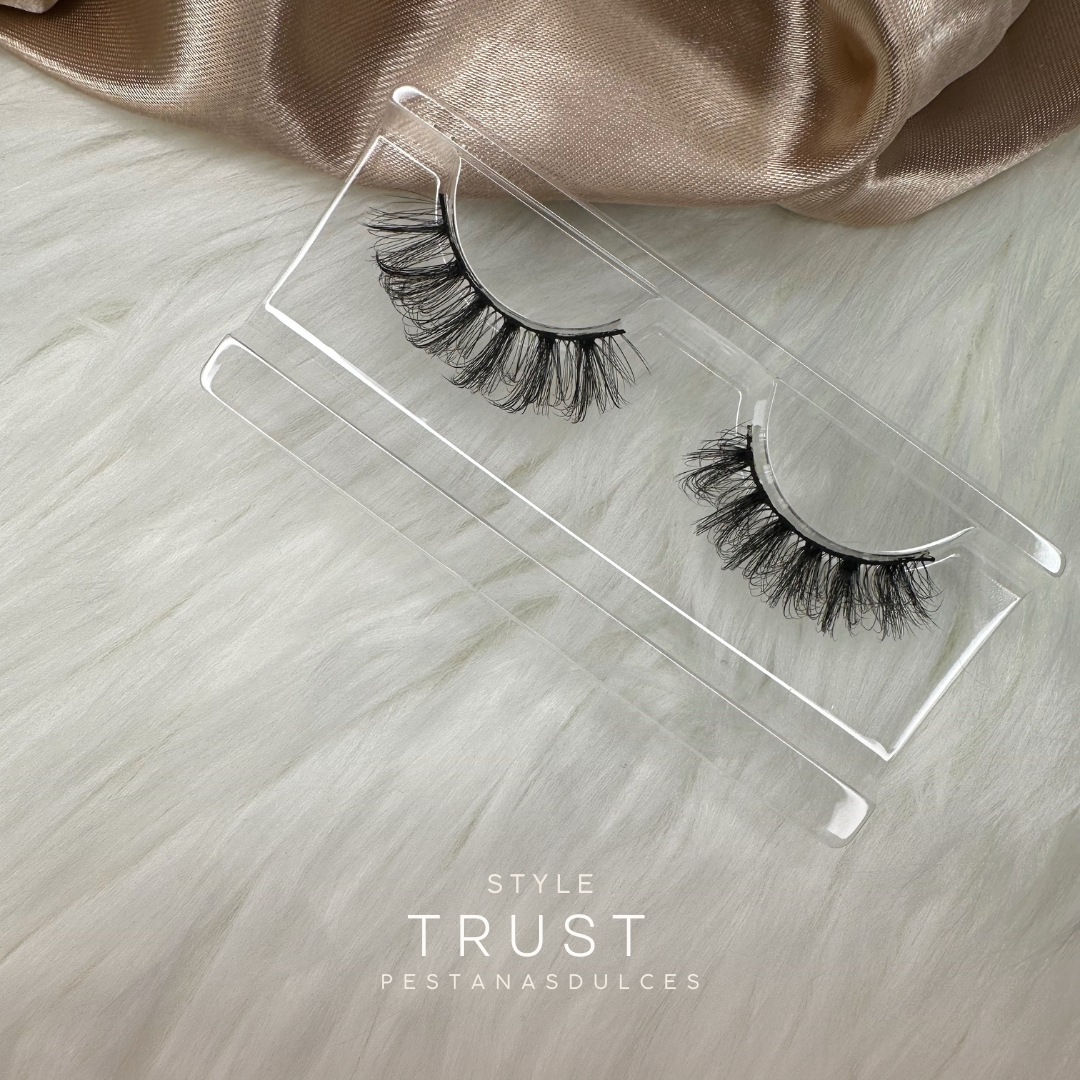 TRUST short curly soft false eyelash strips – reusable strip lashes